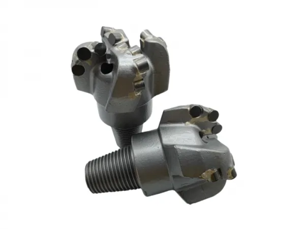 Четырехлопастное дуговое долото PDC