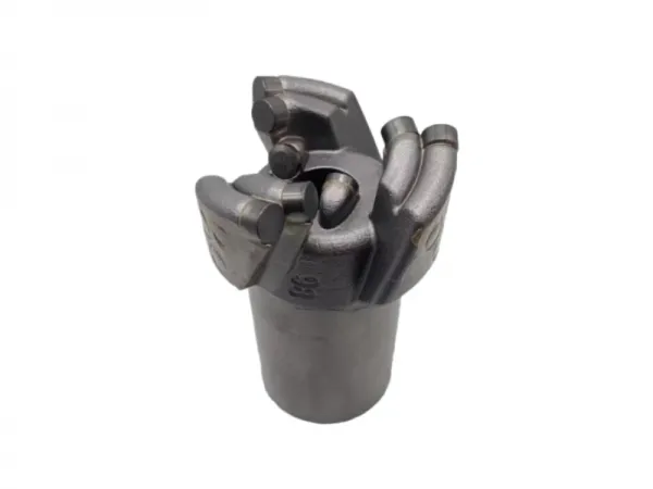 Спиральное долото с тремя заглубленными краями